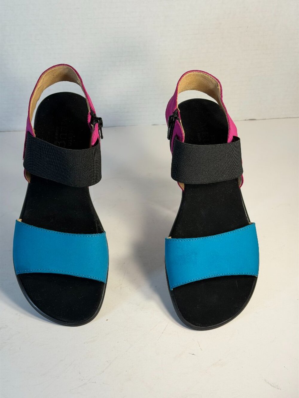 Women's size 7.5 Sesto MEUCCI SANDALS